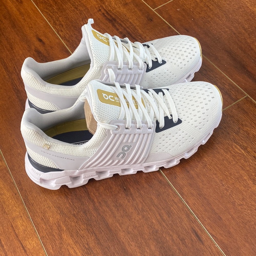 Brand New On Running Cloudswift size 6